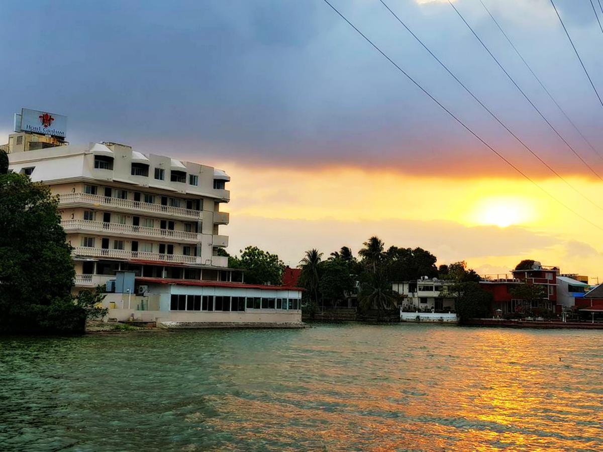 Hotel Graham วิลลาเฮอโมซา ภายนอก รูปภาพ