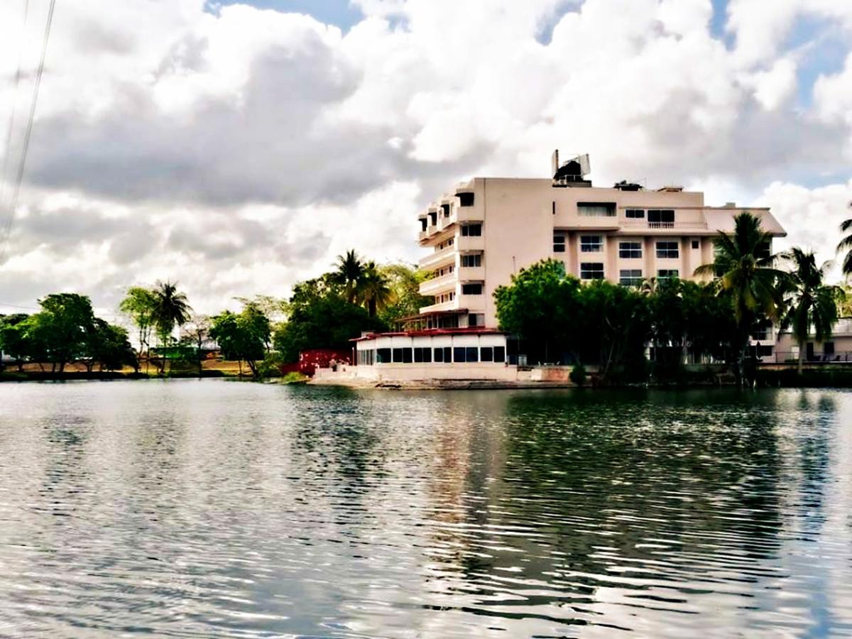 Hotel Graham วิลลาเฮอโมซา ภายนอก รูปภาพ