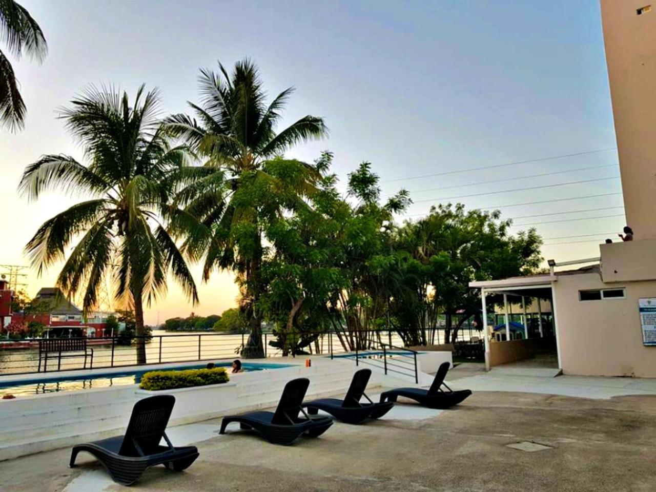 Hotel Graham วิลลาเฮอโมซา ภายนอก รูปภาพ