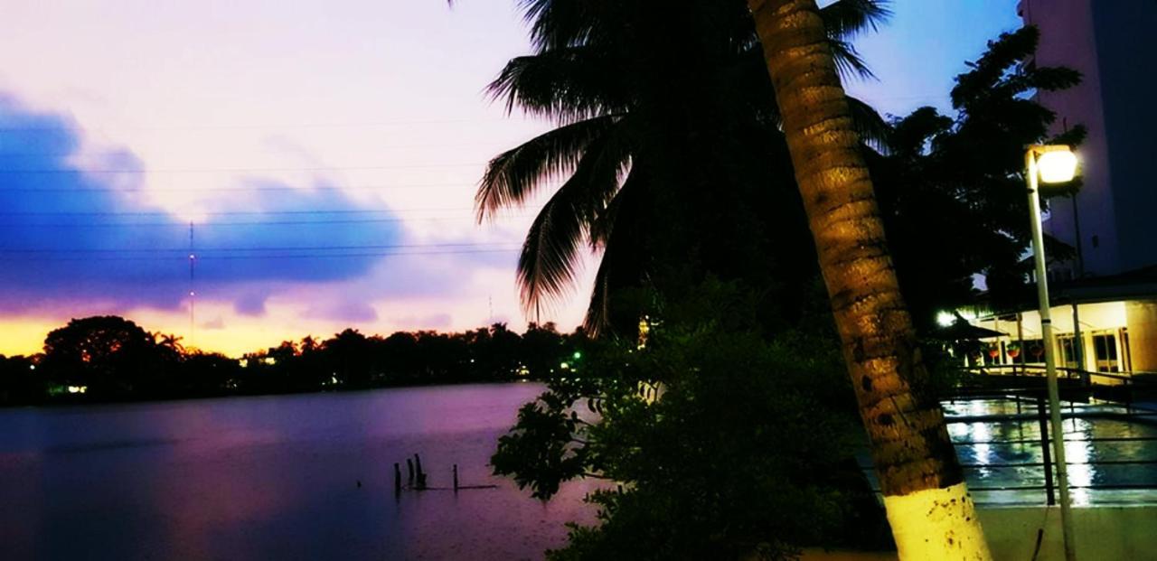 Hotel Graham วิลลาเฮอโมซา ภายนอก รูปภาพ